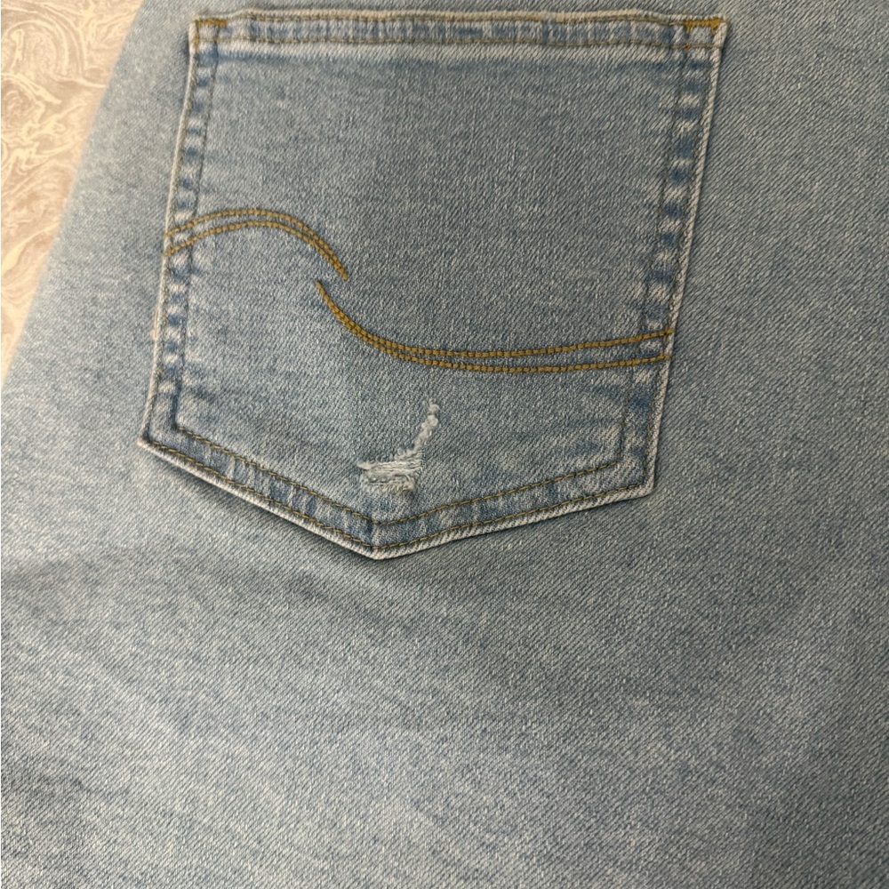 NWT Levi’s Jean Shorts - Picture 6 of 9